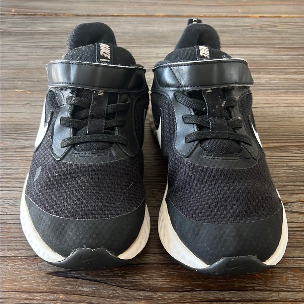 Nike Black Athletic Sneakers